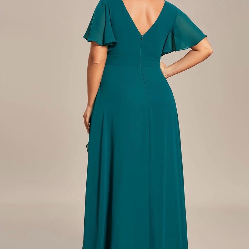Ever-Pretty Plus Women's V Neck Ruffle Hem Short Sleeves A-line Plus Size